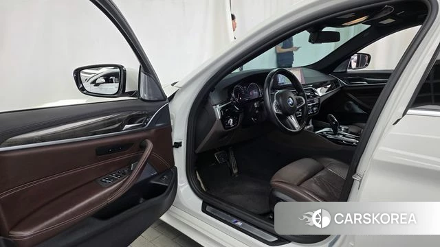 BMW 5 Series (G30) id 4508647 из Кореи 35