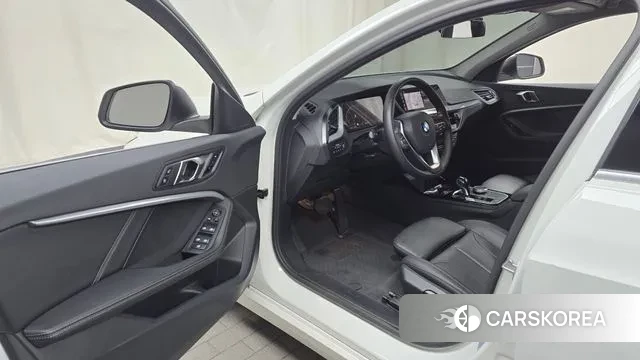 BMW 1 Series (F40) id 3764672 из Кореи 20