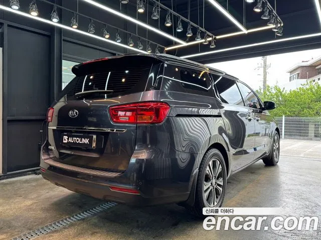 Kia The New Carnival id 2662042 из Кореи 18