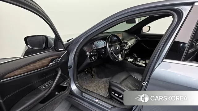 BMW 5 Series (G30) id 3375250 из Кореи 20