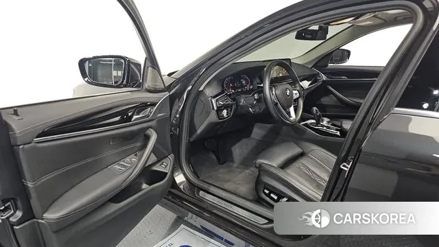 BMW 5 Series (G30) id 3598205 из Кореи 20