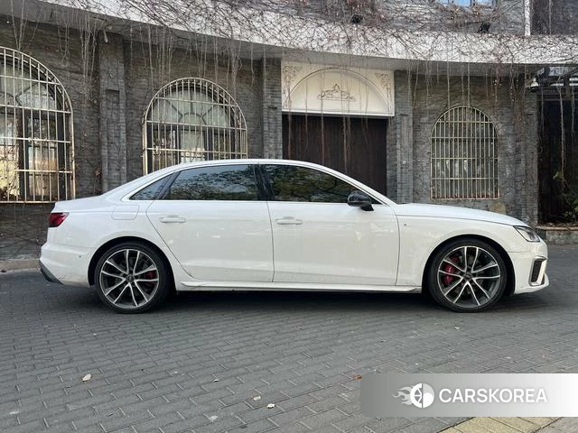 Audi A4L id 4259409 из Китая 16