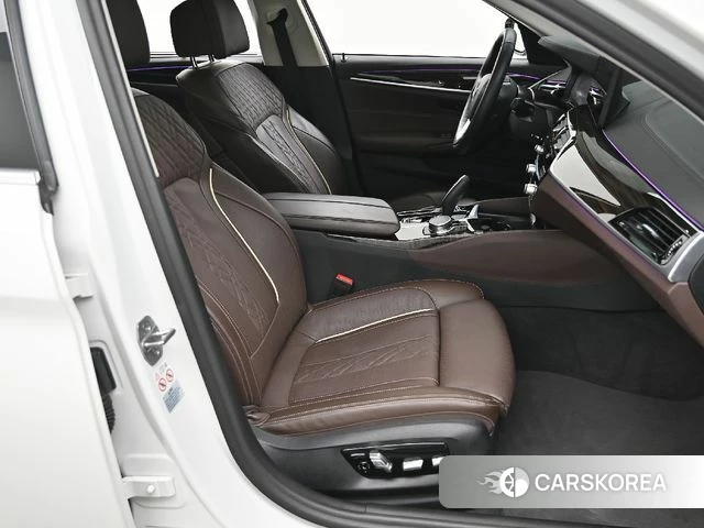 BMW 5 Series (G30) id 3877547 из Кореи 20