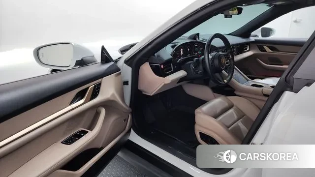 Porsche Taycan id 3525061 из Кореи 20