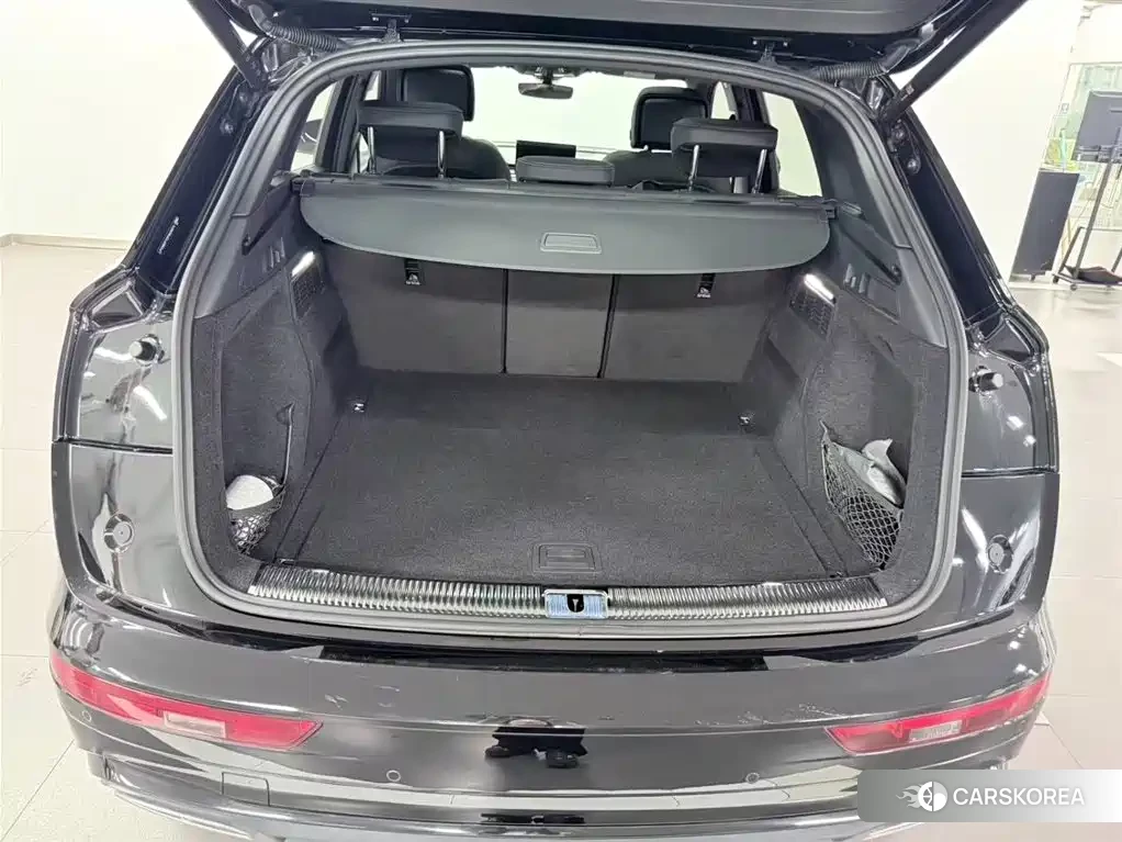 Audi Q5L id 4600430 из Китая 10
