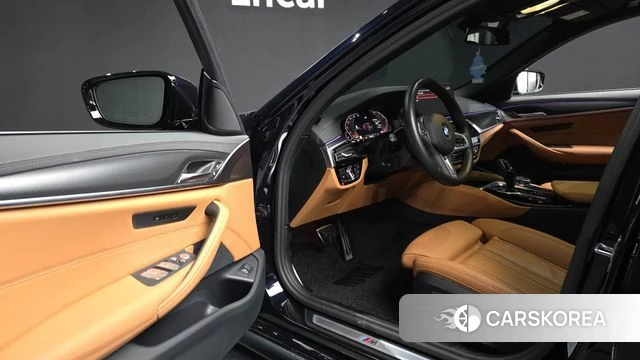 BMW 5 Series (G30) id 3832227 из Кореи 20