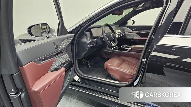 BMW 7 Series (G70) id 4242961 из Кореи 32