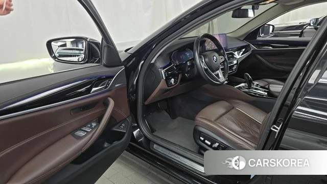 BMW 5 Series (G30) id 4422909 из Кореи 33