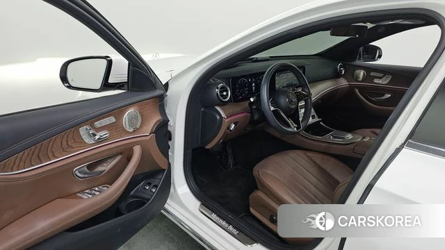 Mercedes-Benz E-Class W213 id 4602832 из Кореи 31