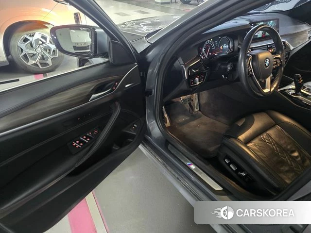 BMW 5 Series (G30) id 3835020 из Кореи 16