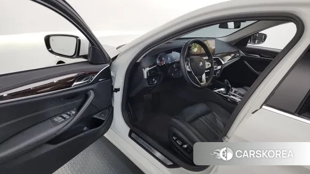 BMW 5 Series (G30) id 3432056 из Кореи 20