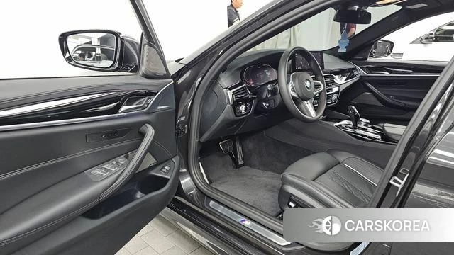 BMW 5 Series (G30) id 4586559 из Кореи 36