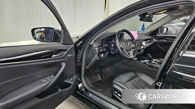 BMW 5 Series (G30) id 3885355 из Кореи 20