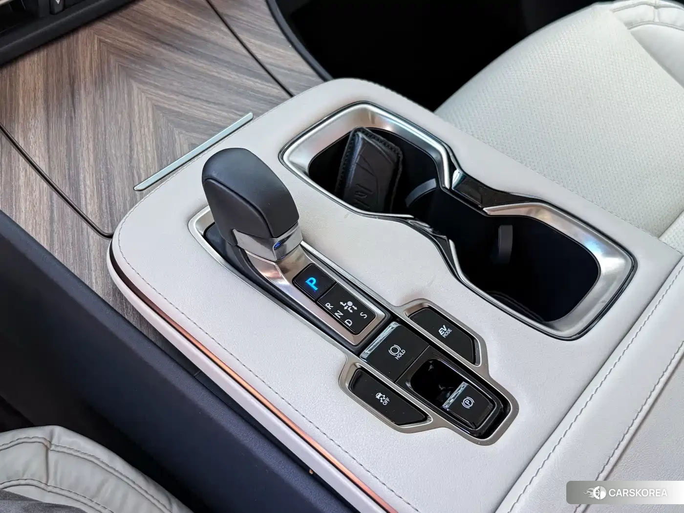 Lexus LM id 4546021 из Китая 26