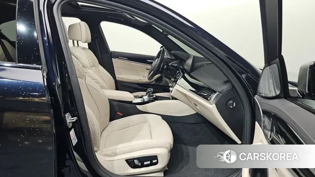 BMW 5 Series (G30) id 3717446 из Кореи 20