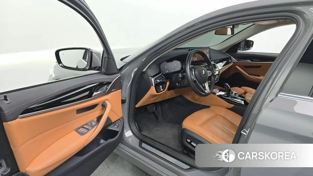BMW 5 Series (G30) id 3794162 из Кореи 20