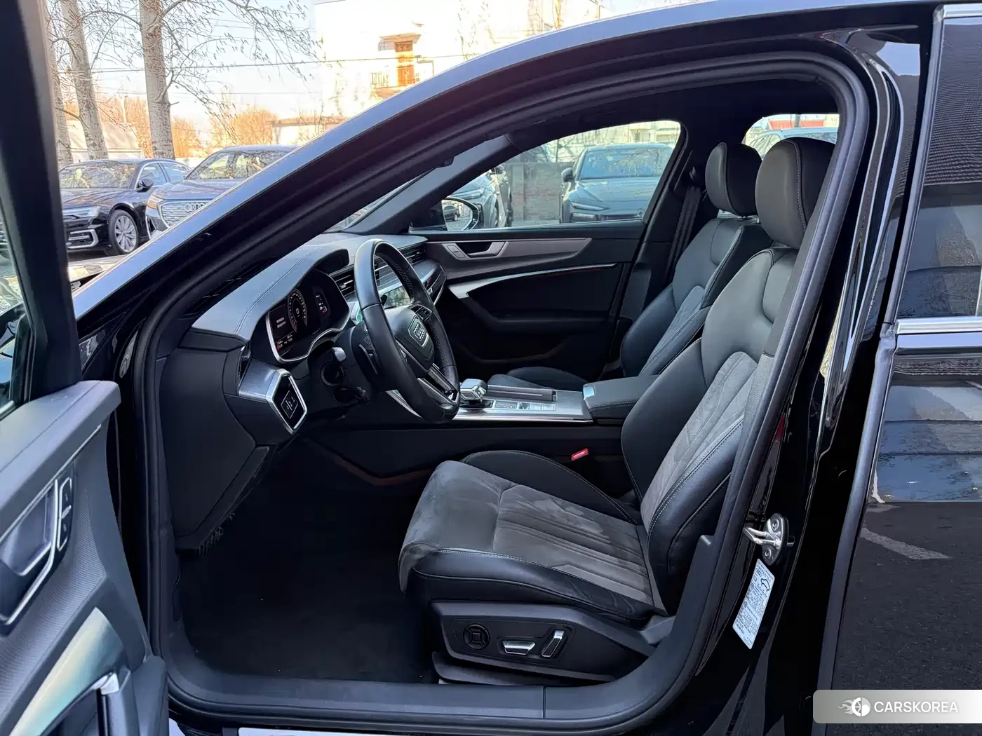 Audi A6L id 4576444 из Китая 15