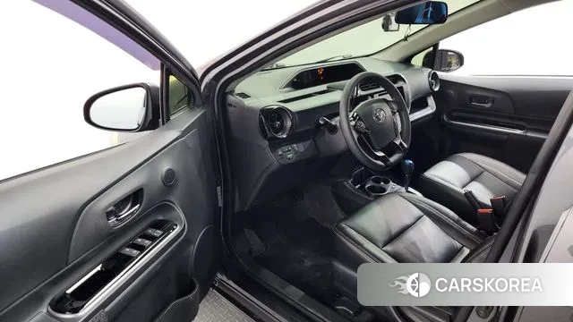 Toyota Prius C id 3766739 из Кореи 20