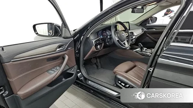 BMW 5 Series (G30) id 3115188 из Кореи 20