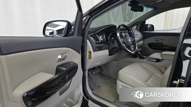 Kia The New Carnival id 4638218 из Кореи 30