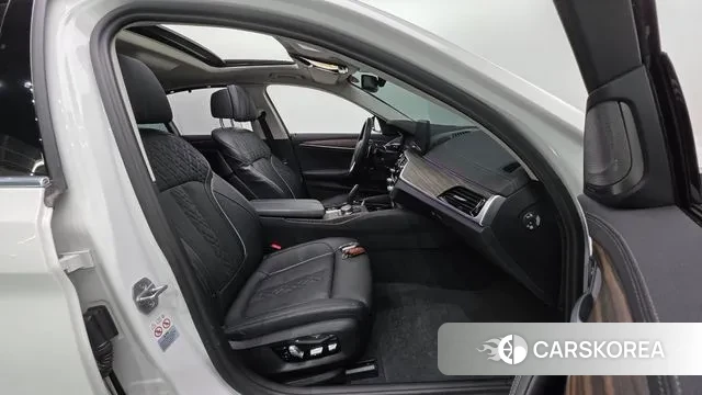 BMW 5 Series (G30) id 3437650 из Кореи 20