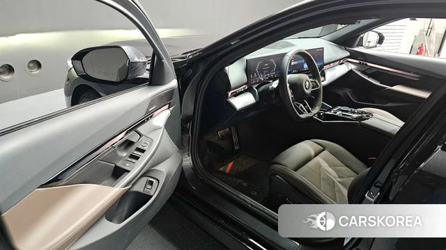 BMW 5 Series (G60) id 3823701 из Кореи 20