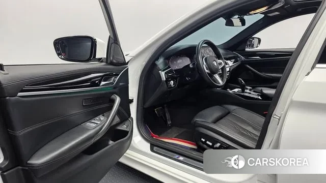 BMW 5 Series (G30) id 3736339 из Кореи 20