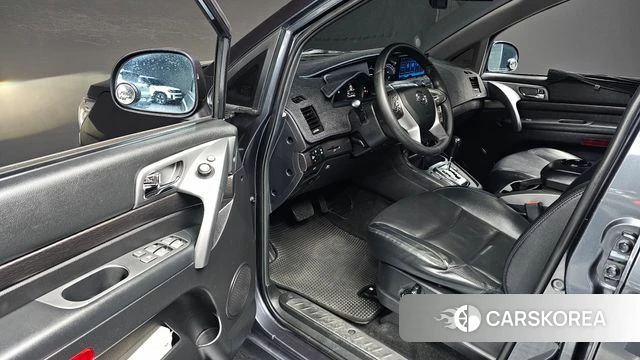 Ssangyong Korando Turismo id 4520981 из Кореи 30