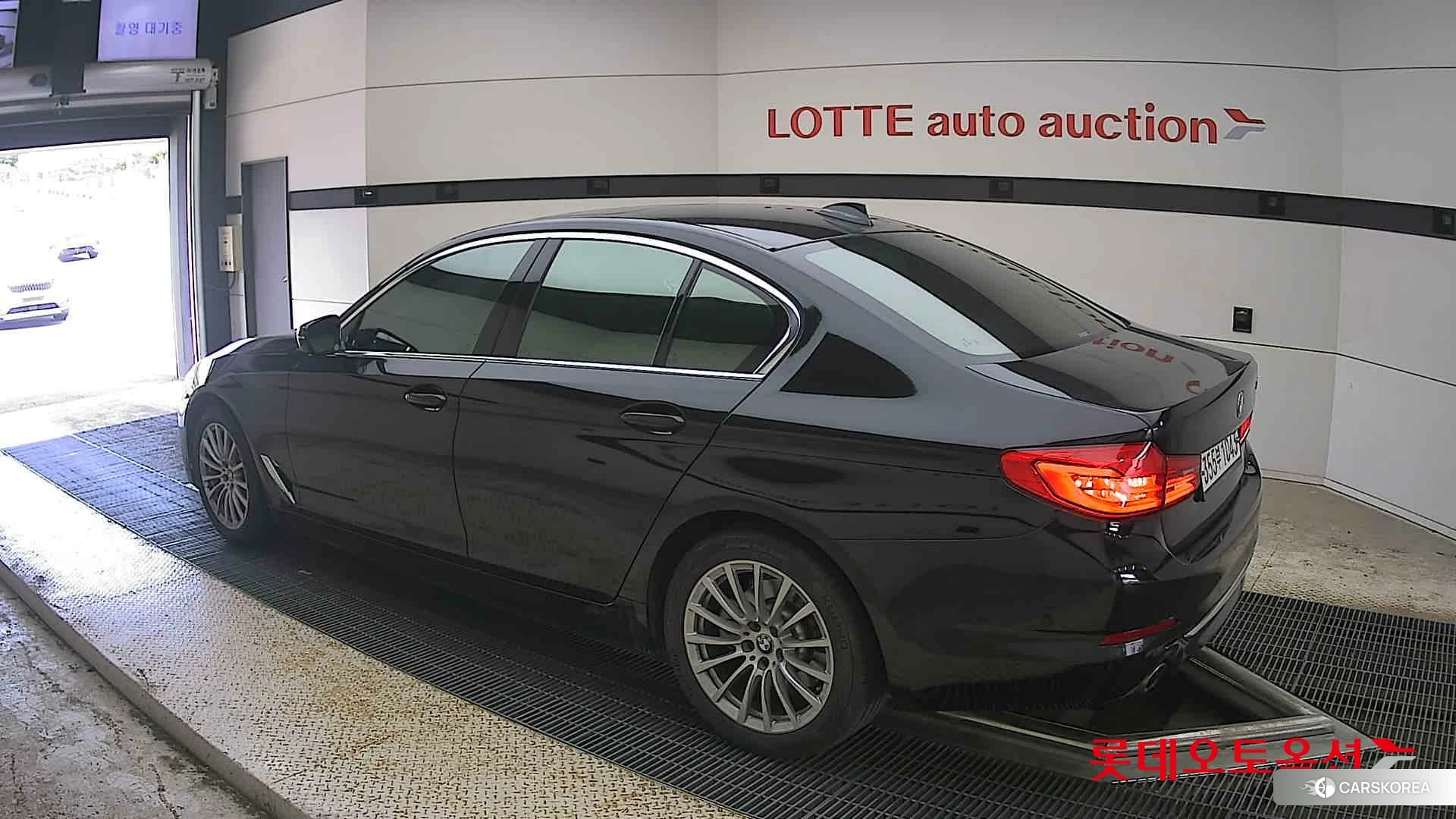 BMW  520i Luxury id 4504427 из Кореи 37