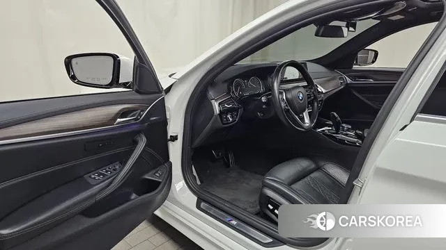 BMW 5 Series (G30) id 3434831 из Кореи 20