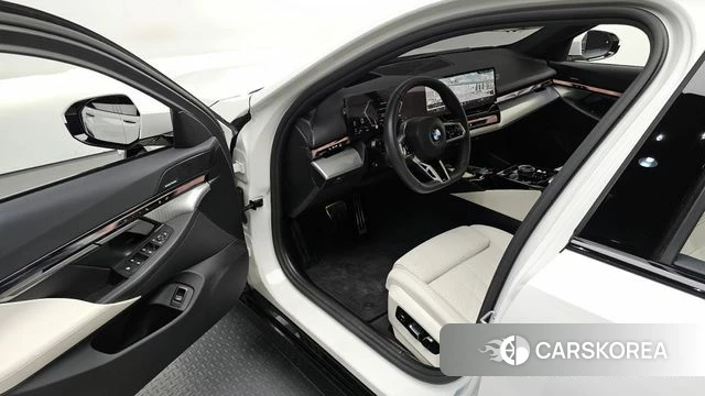 BMW 5 Series (G60) id 3882820 из Кореи 20