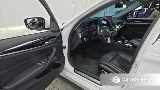 BMW 5 Series (G30) id 4482275 из Кореи 34
