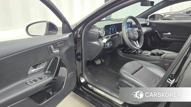 Mercedes-Benz A-Class W177 id 4542815 из Кореи 29
