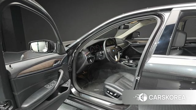 BMW 5 Series (G30) id 4856126 из Кореи 32