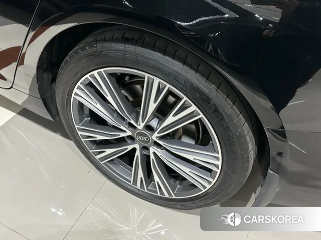 Audi A6L id 4259402 из Китая 19