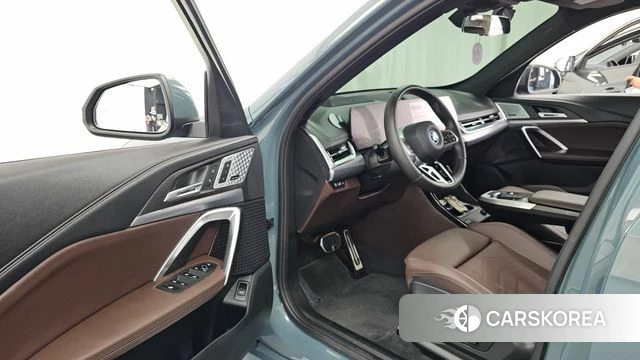 BMW iX1 (U11) id 4441875 из Кореи 37