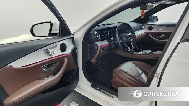 Mercedes-Benz E-Class W213 id 4872721 из Кореи 32