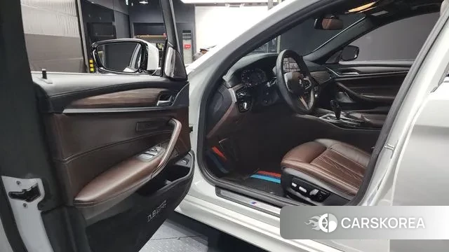 BMW 5 Series (G30) id 3489092 из Кореи 20