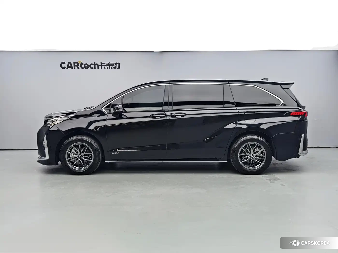 Toyota Sienna id 4599696 из Китая 24