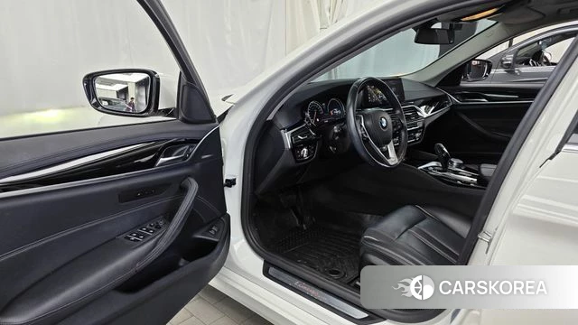 BMW 5 Series (G30) id 4900707 из Кореи 31