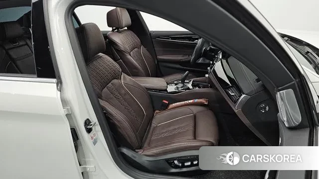 BMW 5 Series (G30) id 3384840 из Кореи 20