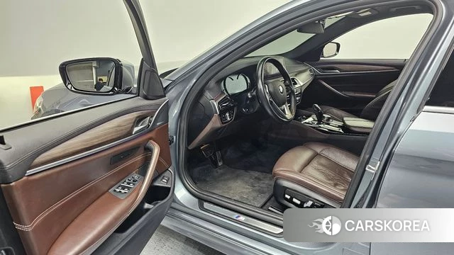 BMW 5 Series (G30) id 4557967 из Кореи 20