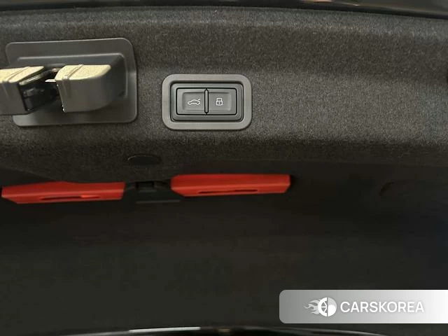 Audi A6L id 4265915 из Китая 17