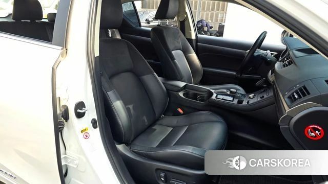 Lexus CT200h id 3801544 из Кореи 20