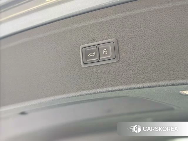 Audi Q5L id 4291255 из Китая 32