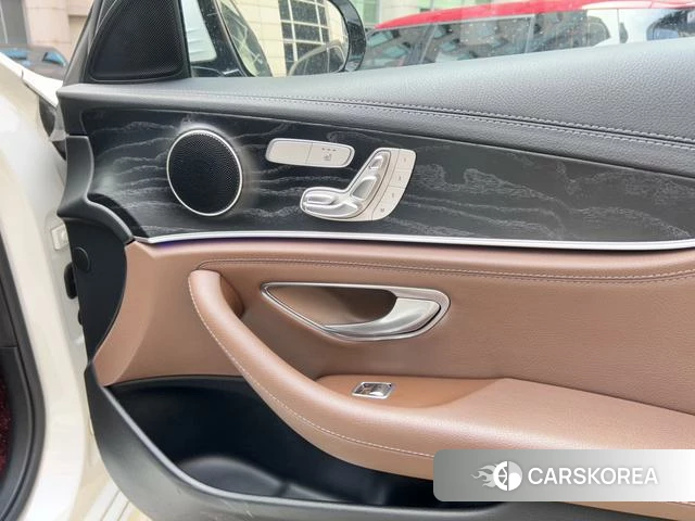 Mercedes-Benz E-class id 4239959 из Китая 20