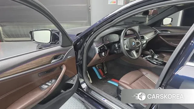 BMW 5 Series (G30) id 3713564 из Кореи 20