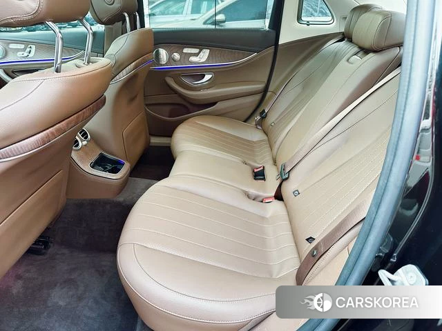 Mercedes-Benz E-class id 4263254 из Китая 19