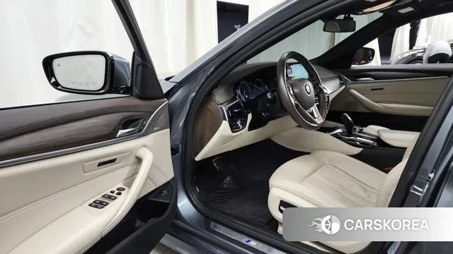 BMW 5 Series (G30) id 3345464 из Кореи 20