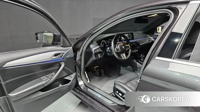 BMW 5 Series (G30) id 3060848 из Кореи 20